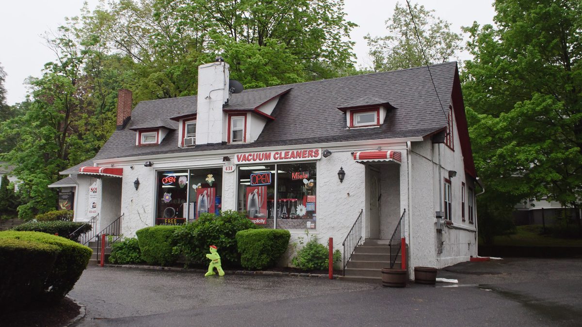 Vacuum Cleaners store, Huntington (7319158516).jpg